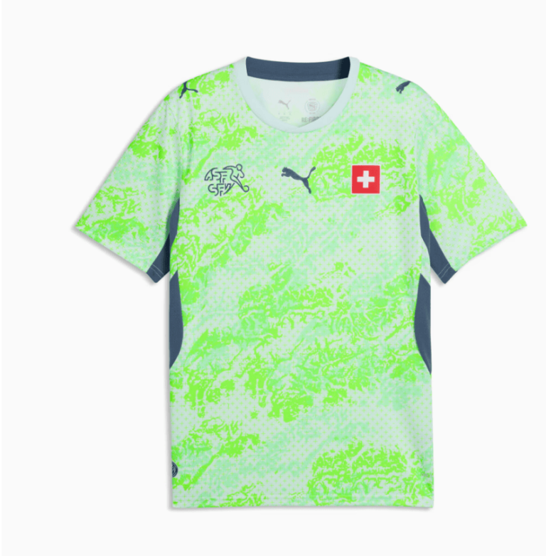 Nouveau maillot extérieur de la Nati : le vert et le gris pour la Coupe du monde 2026
