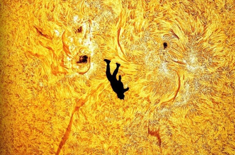 La photo de l’année : un parachutiste capturé en chute libre devant le Soleil