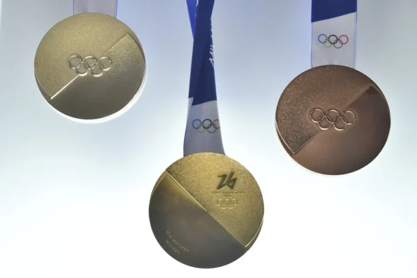 Médaille JO d’hiver 2026 Milan-Cortina, design en deux moitiés